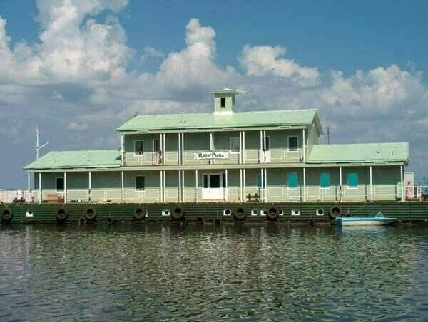 Плавучая гостиница Царь-Рыба, Астраханская область, Зеленга Володарский район