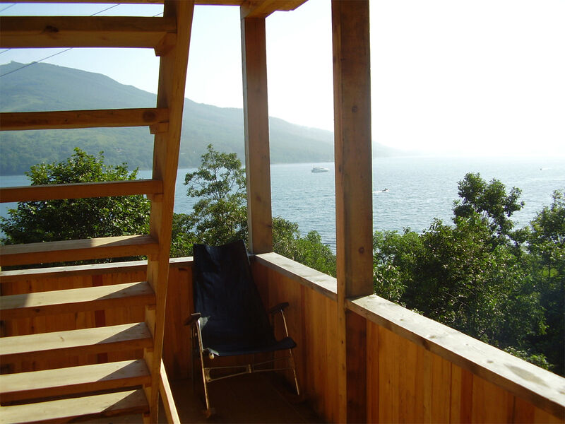 Вид на бухту с веранды коттеджа | Парус, Приморский край