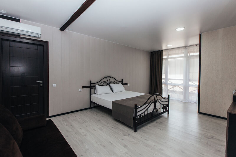 Полулюкс Семейный 4-местный 1-комнатный