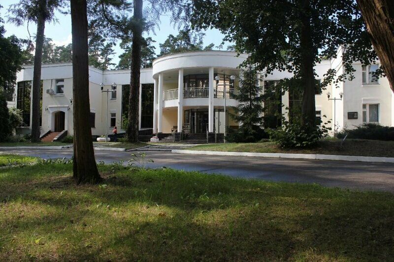 Санаторий Бэс Чагда, Московская область, Одинцовский Одинцовский район село Петрово-Дальнее