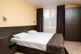 Домик 2-местный каменный с верандой, Курорт Санвиль Золотой пляж, Береговое