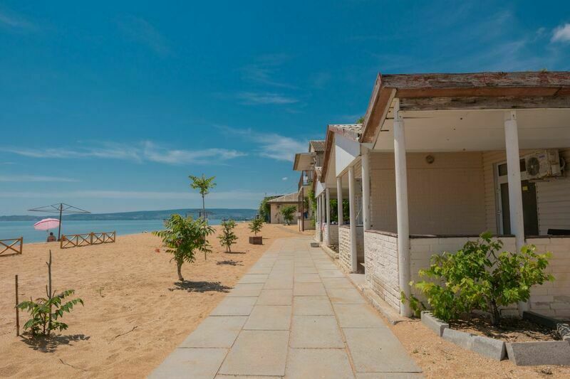 Домик 2-местный каменный (с верандой)