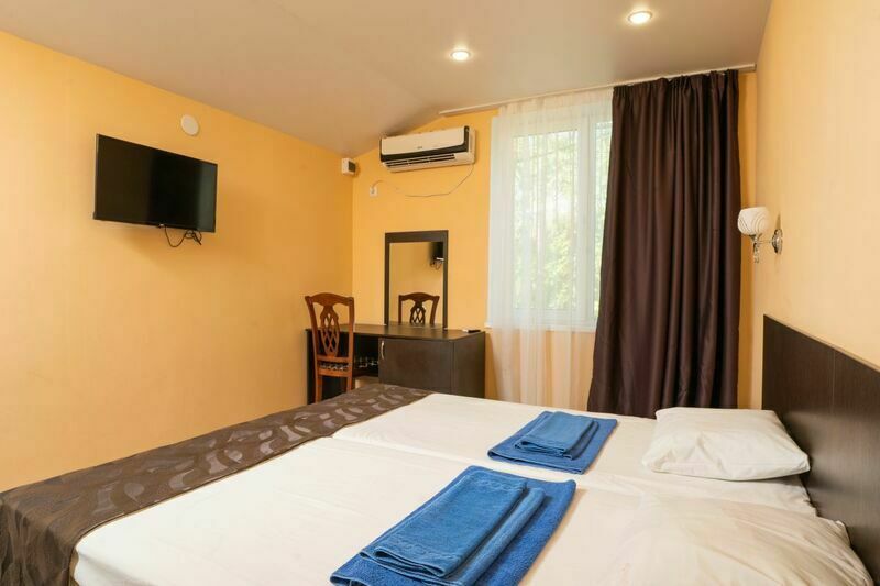 Домик 5-местный 4-комнатный каменный «Санвиль» (с верандой)