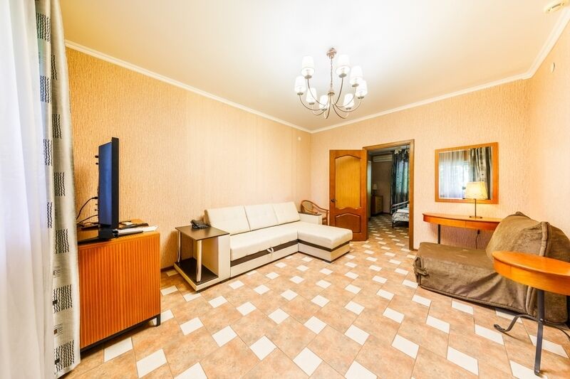 Люкс 4-местный 2-комнатный (с балконом)