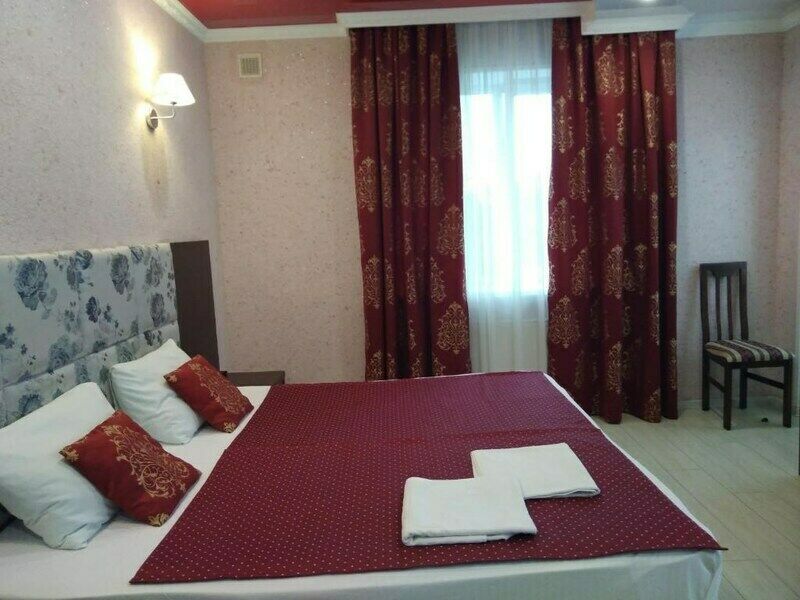 Люкс 4-местный (с балконом)