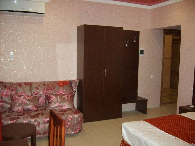 Люкс 4-местный (с балконом)