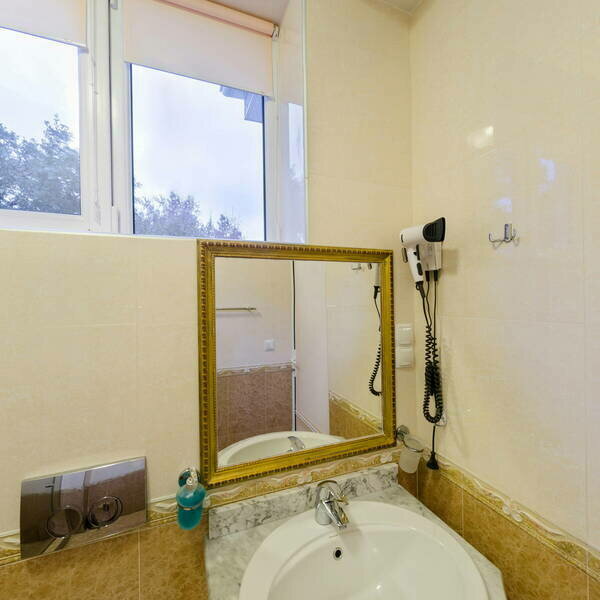 Люкс 4-местный 1-комнатный (5)