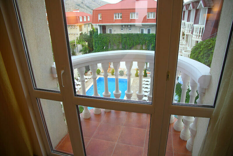 Семейный люкс 2-местный с балконом (5)