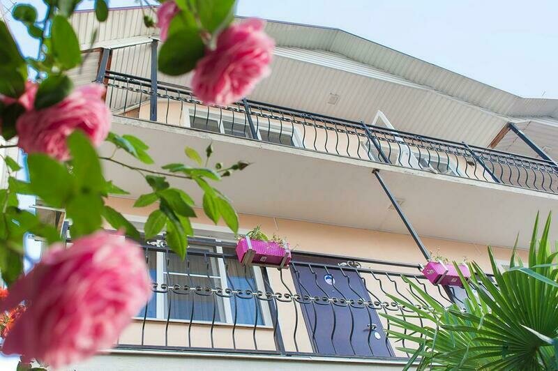 Фасад | София, Краснодарский край