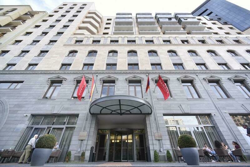 Отель Ramada by Wyndham Hotel & Suites (Рамада бай Уиндхэм), Ереван, Ереван , Армения