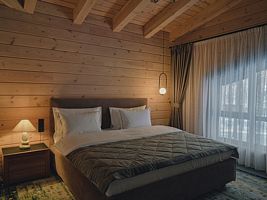 Люкс Гранд Люкс 2-местный с 2 спальнями, Туристический комплекс Grand Chalet Altay, Бирюзовая Катунь