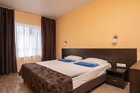 5-ти местный 4-х комнатный домик «Санвиль» с верандой (1 номер), Курорт Санвиль Золотой пляж, Береговое