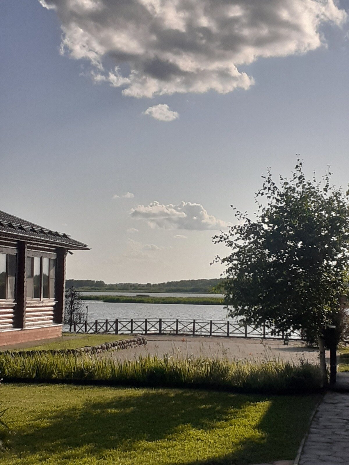 Фото 9 из отзыва о загородном клубе Прибрежный