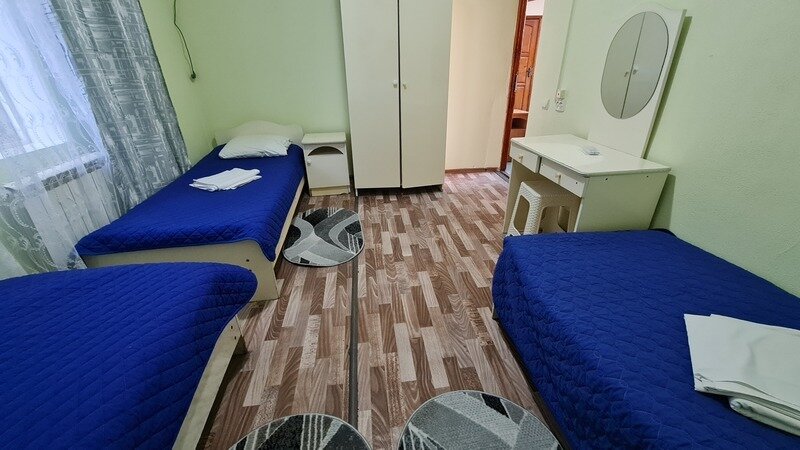 Бюджетный 3-местный