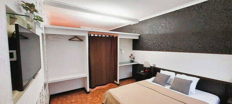 Семейный 4-местный 2-комнатный (с перегородкой)