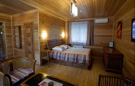 Номер "Полу-люкс", База отдыха Дача, Владивосток