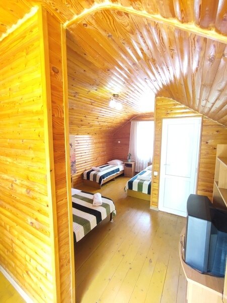 Семейный 4-местный (с мини-кухней, в бунгало)