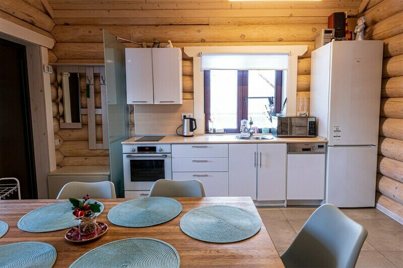 Кухня и обеденная зона