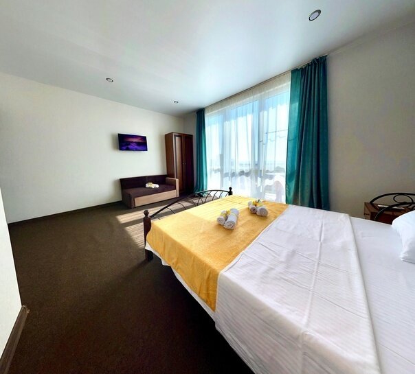 Комфорт 3-местный (вид на море)