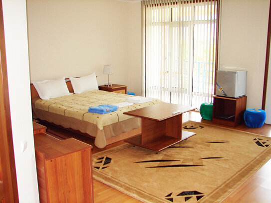 Полулюкс 2-местный (без балкона)