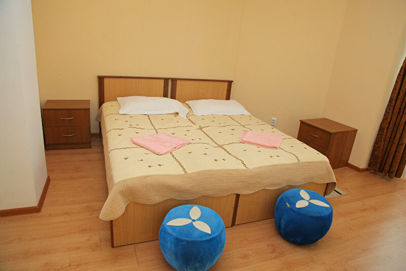 Полулюкс 4-местный 2-комнатный