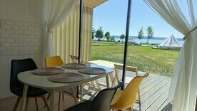 Видовой дом с 1 спальней, Глэмпинг Видно Озеро, село Великая губа