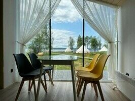 Дом с 2 спальнями, Глэмпинг Видно Озеро, село Великая губа