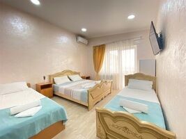 Стандарт 4-мстный с балконом, Гостевой дом АидаИда, Адлер