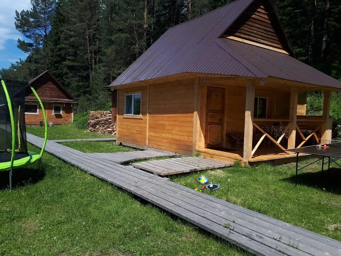 Гостевой дом Берлога, поселок Усть-Каспа, Красноярский край