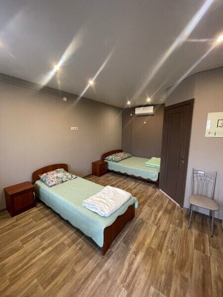 Номер 3-местный (в коттедже) 2- и 1-спальная кровати