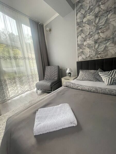 Улучшенный 2-местный (с креслом)