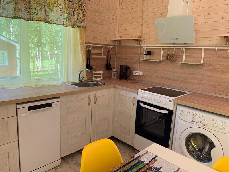 Коттедж 5-местный (Терем большой с сауной и кухней)