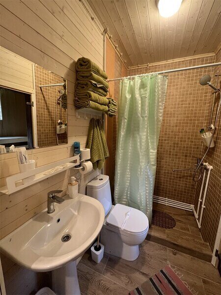 Коттедж 5-местный (Терем большой с сауной и кухней)