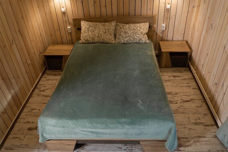 Коттедж 6-местный (Терем большой с сауной и кухней)