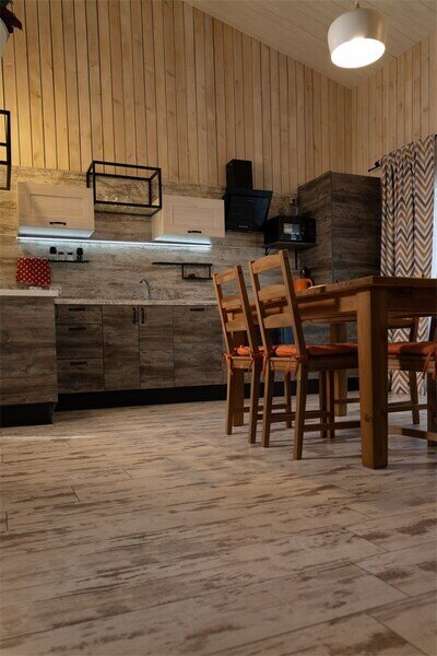 Коттедж 6-местный (Терем большой с сауной и кухней)