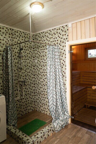 Коттедж 6-местный (Терем большой с сауной и кухней)