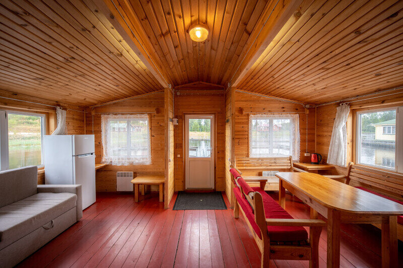 Домик 4-местный (на воде с баней)