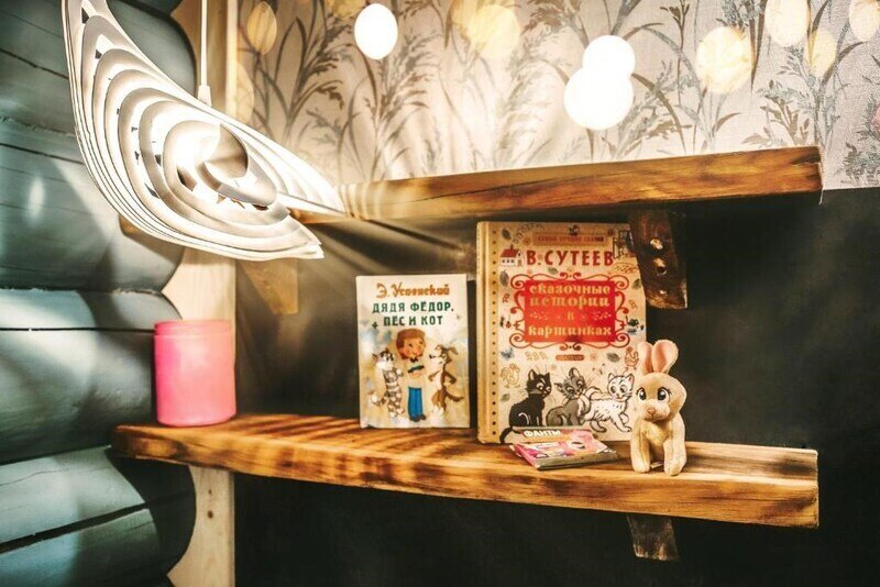 Люкс Семейный 4-местный 3 -комнатный (Изба карася)