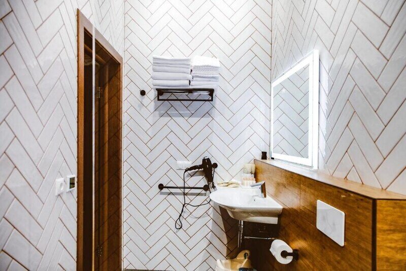 Люкс Семейный 4-местный 3 -комнатный (Изба карася)