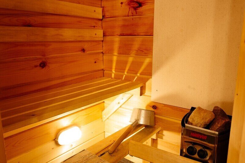 Домик 6-местный (№15, с сауной)