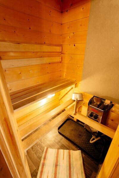 Домик 6-местный (№5, с сауной)