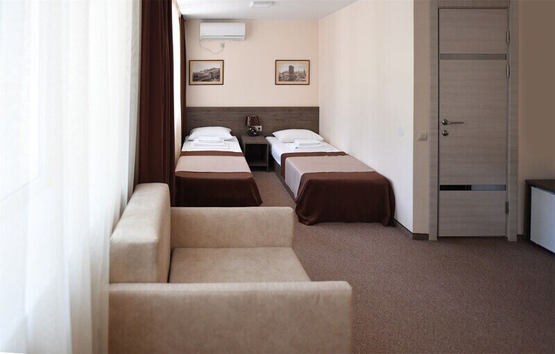 Полулюкс Семейный 4-местный 2-комнатный (юг)