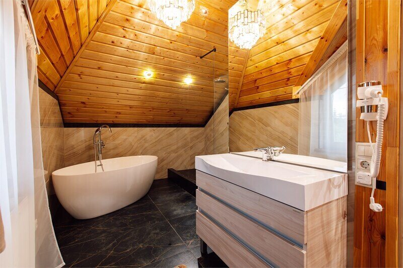 Дом 6-местный Делюкс из бруса