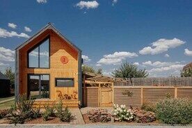 Мэнсон Вилла, Загородный комплекс Farm&Village, село Чертовицы