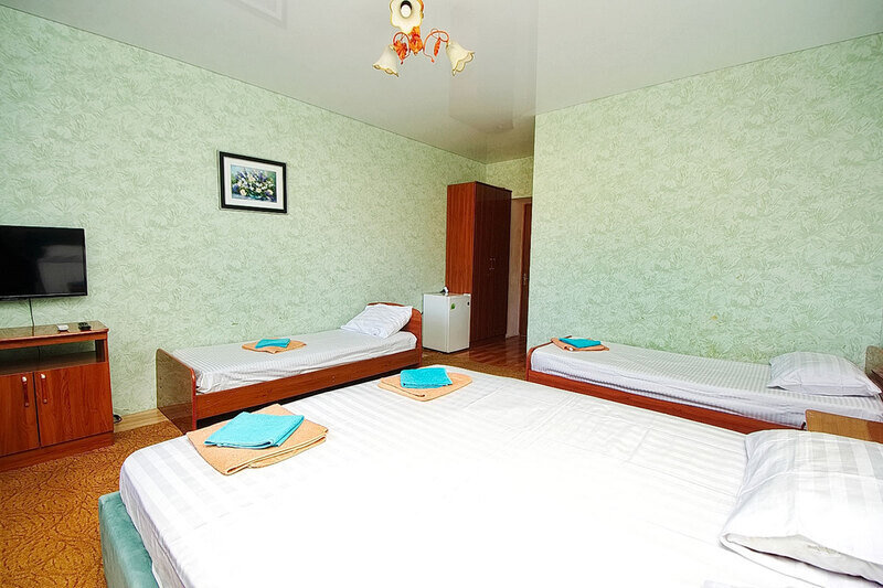 Люкс 4-местный (с балконом)