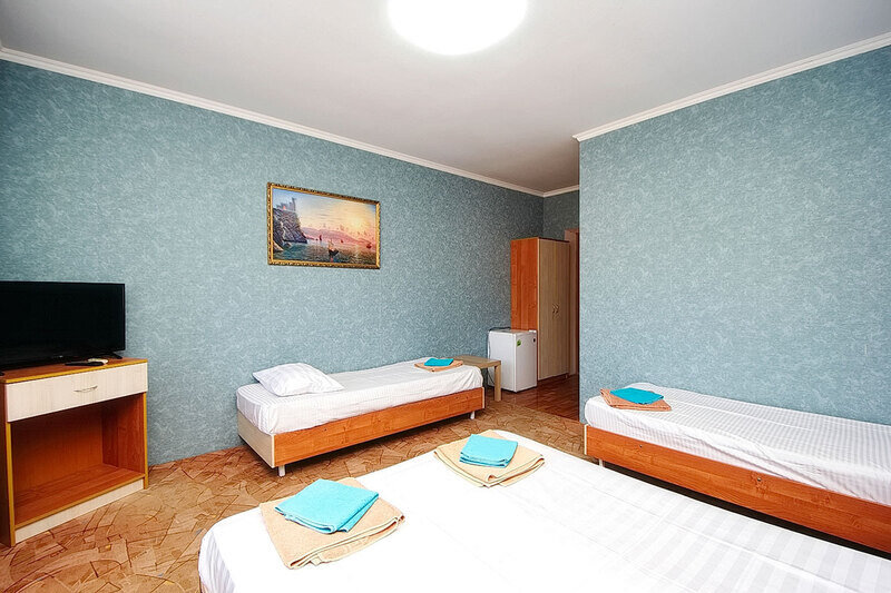 Люкс 4-местный (с балконом)