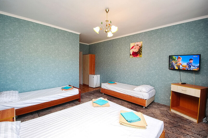 Люкс 4-местный (с балконом)