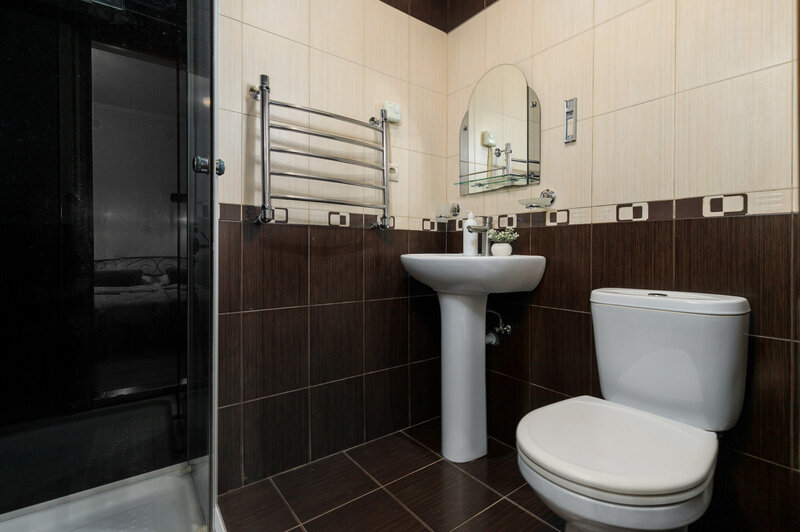 Номер 3-местный (2-спальной кроватью, вид на бассейн)