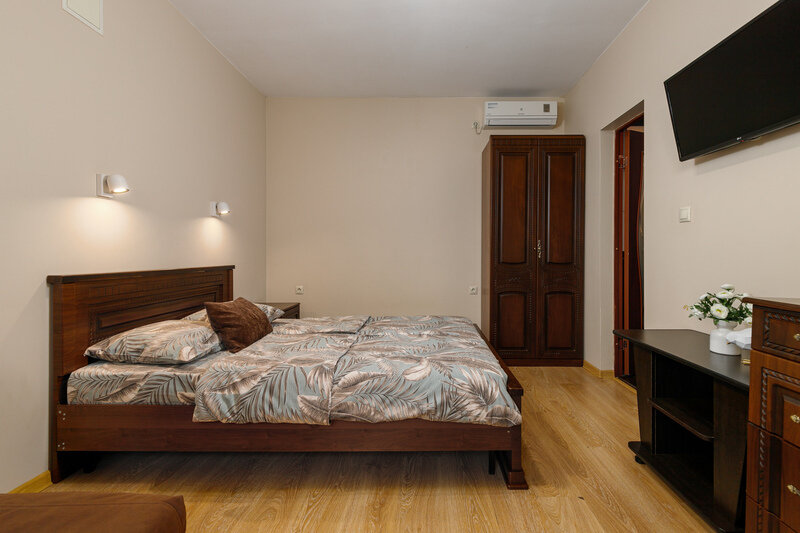 Номер 3-местный (вид на бассейн)