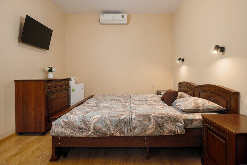 Номер 3-местный (с 2-спальной кроватью)